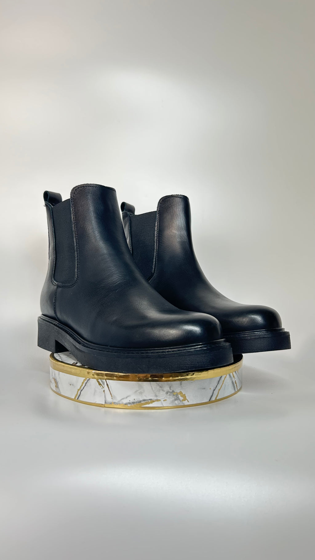 CHELSEA BOOTS - NERO - VERA PELLE - LATIKA
