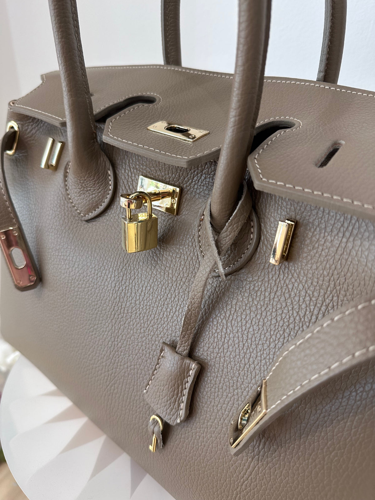 BORSA MODELLO B  IN VERA PELLE MARTELLATA - TAUPE